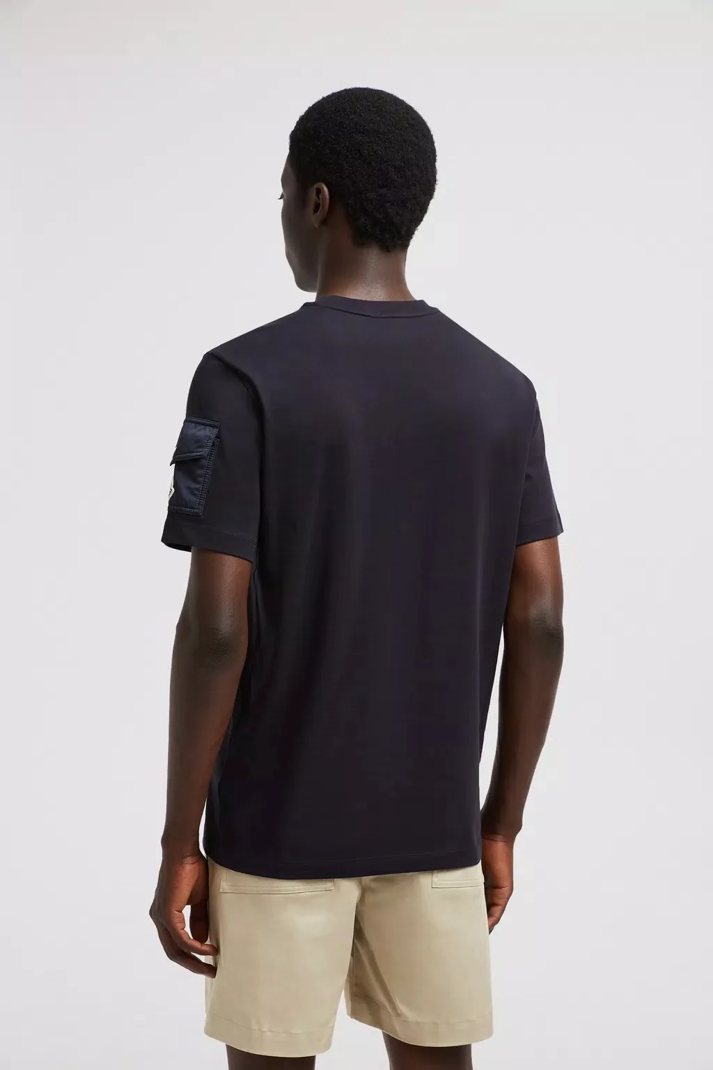 msj_Cjytkq42dHQ8MwmgT-SHIRT%20MONCLER%20TASCA%20BLU%20NAVY%202.webp