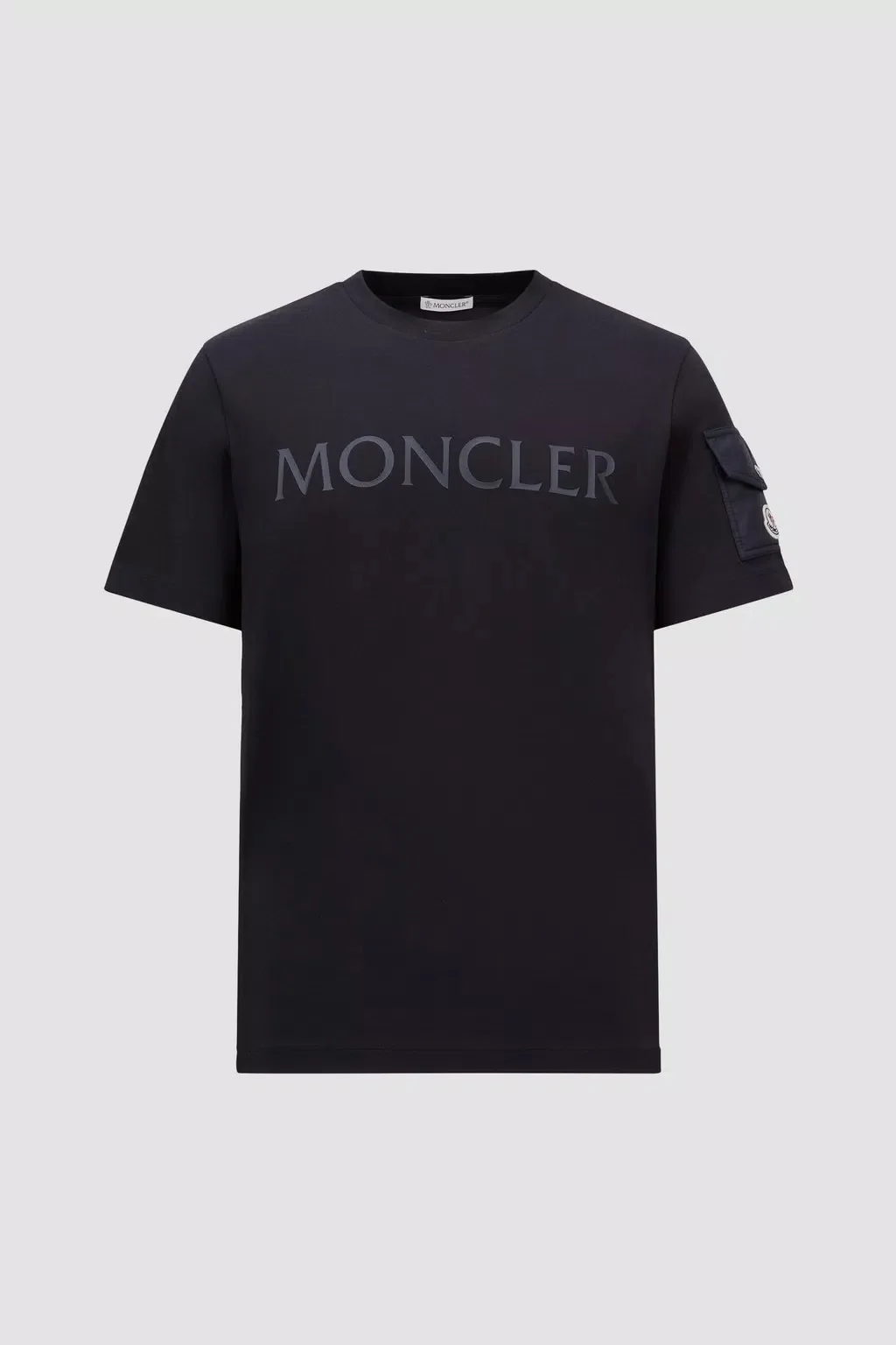 msj_w0iY2tV499ubRfB8T-SHIRT%20MONCLER%20TASCA%20BLU%20NAVY.webp